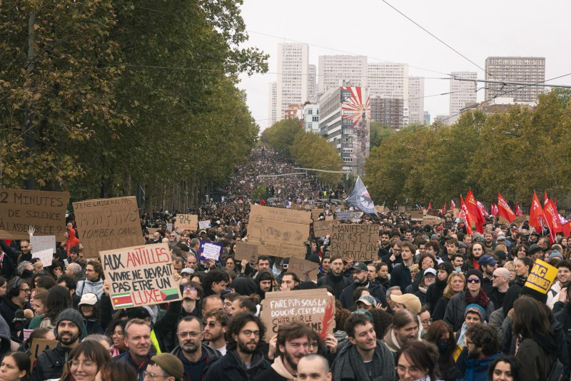 Manifestations du 24 octobre 2026 : 410 000 participants, 1 000 interpellations et 70 000 forces de l’ordre…