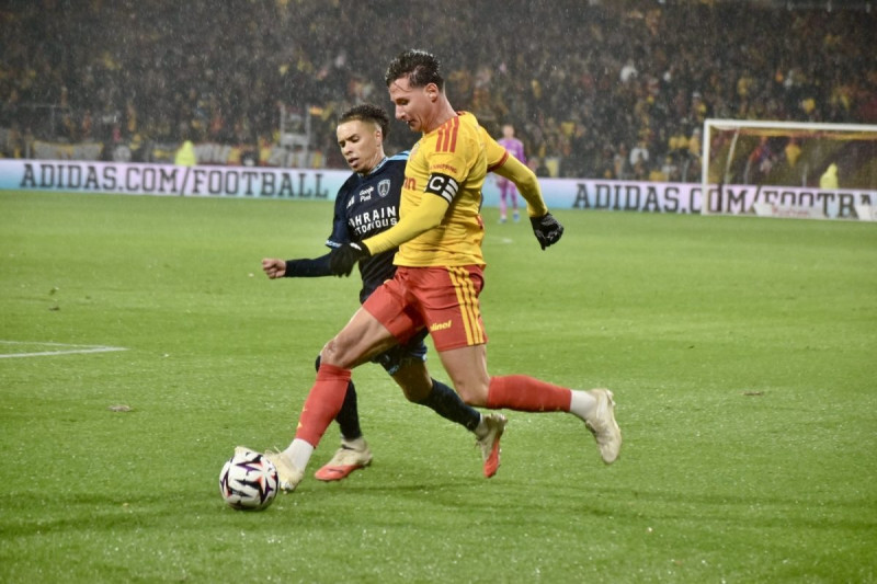 RC Lens bat le Paris FC 2-1 à Bollaert grâce à Thauvin et Hazard